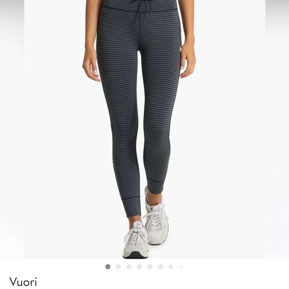 Vuori Gray Striped Leggings - Picture 2 of 7